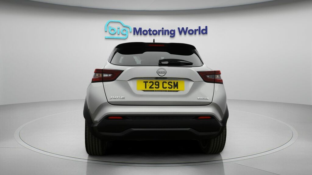 Nissan Juke Tekna Silver #6