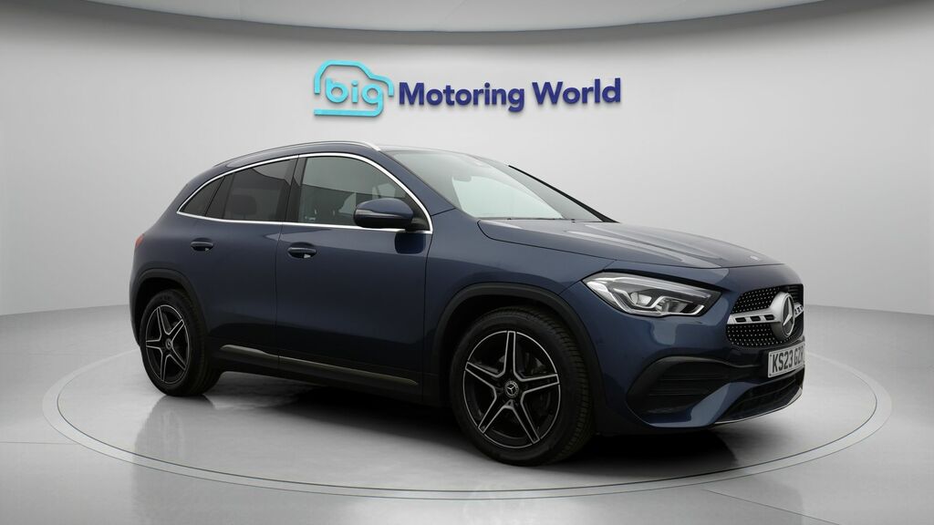 Mercedes-Benz GLA Class Amg Line Blue