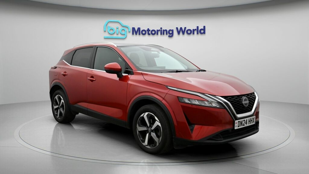 Nissan Qashqai N-connecta Red