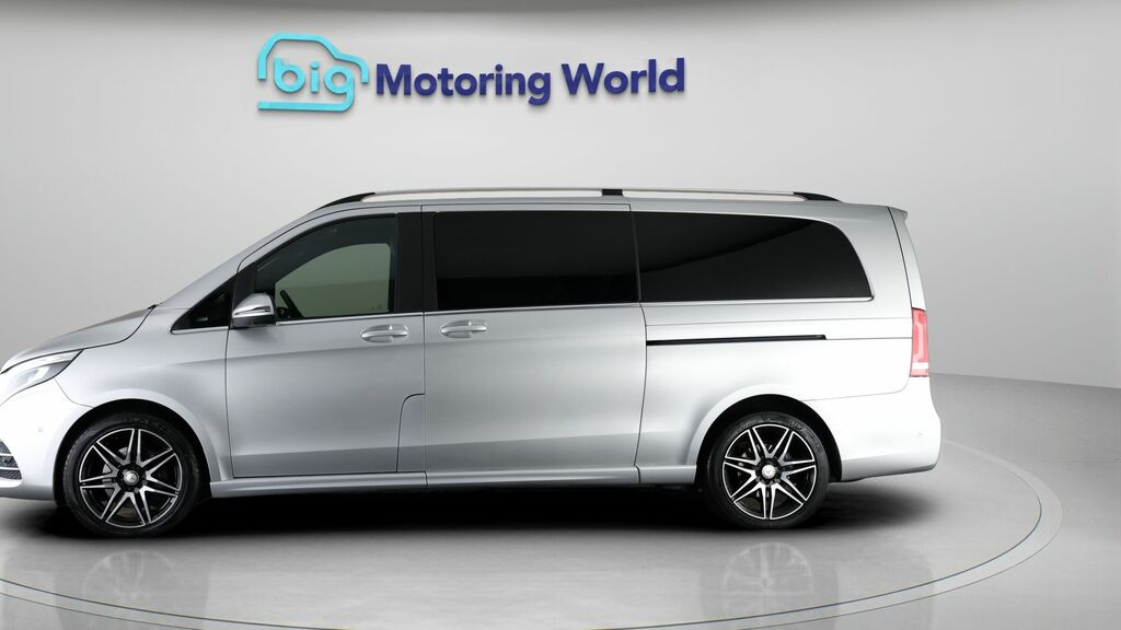 Mercedes-Benz V Class Amg Line Silver #4