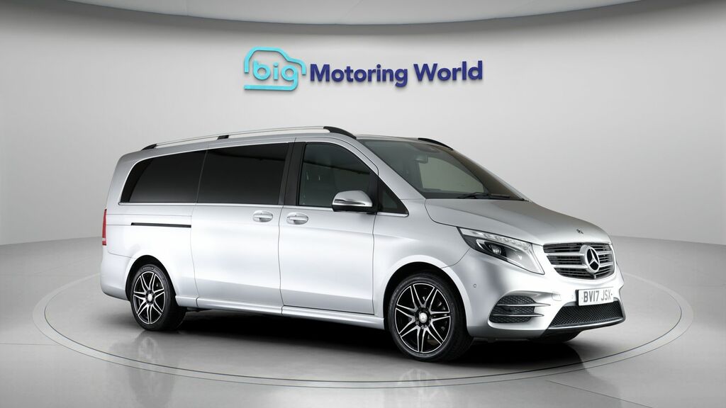 Mercedes-Benz V Class Amg Line Silver