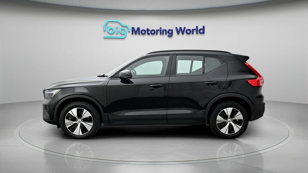 Volvo XC40 Plus Black #4