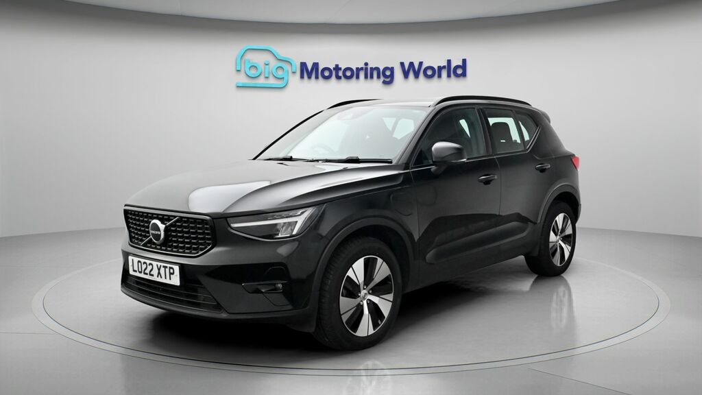 Volvo XC40 Plus Black #3