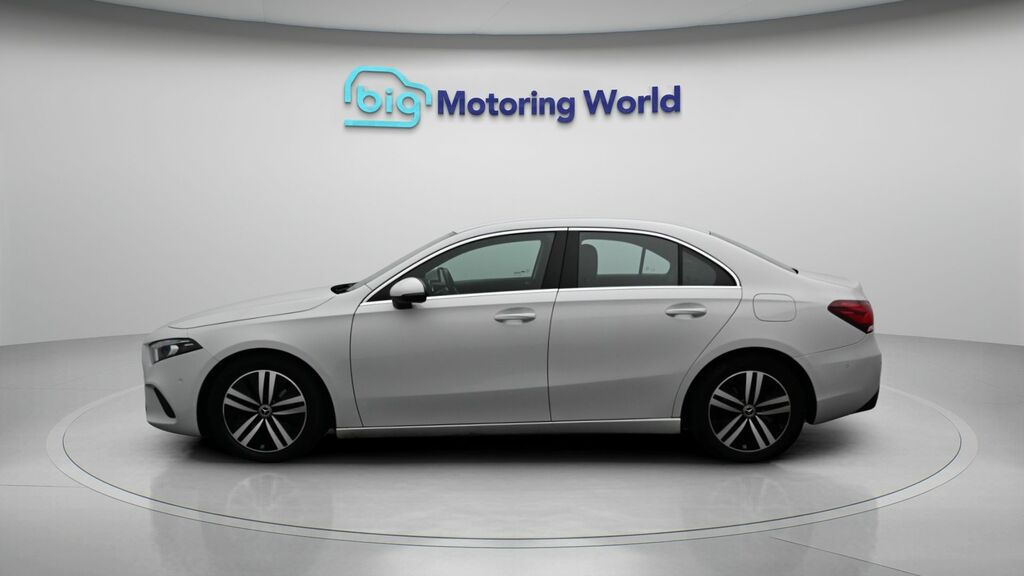 Mercedes-Benz A Class Sport LV71FSC White #4
