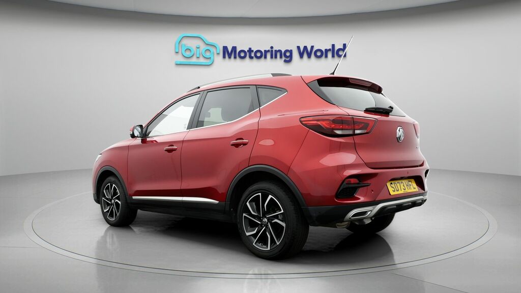 MG ZS Exclusive Red #5