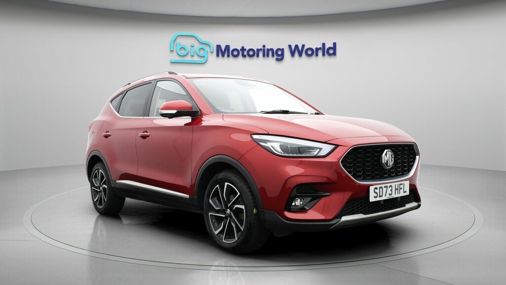 MG ZS Exclusive Red