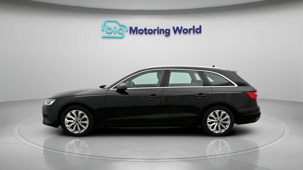 Audi A4 Avant Technik Black #4