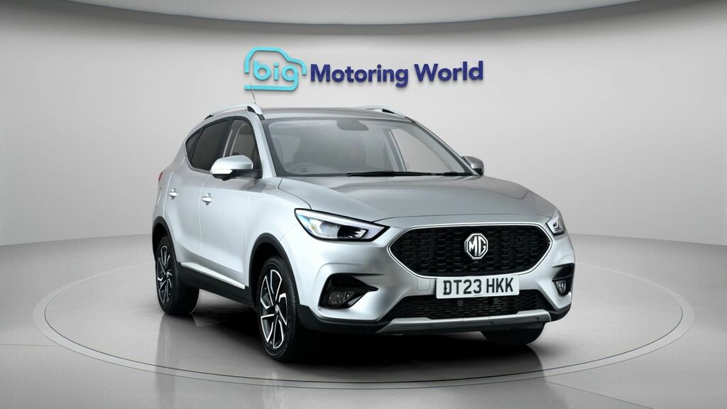 MG ZS Exclusive Silver
