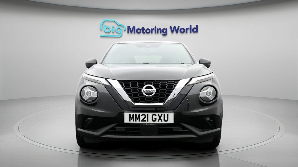 Nissan Juke Tekna Black #2
