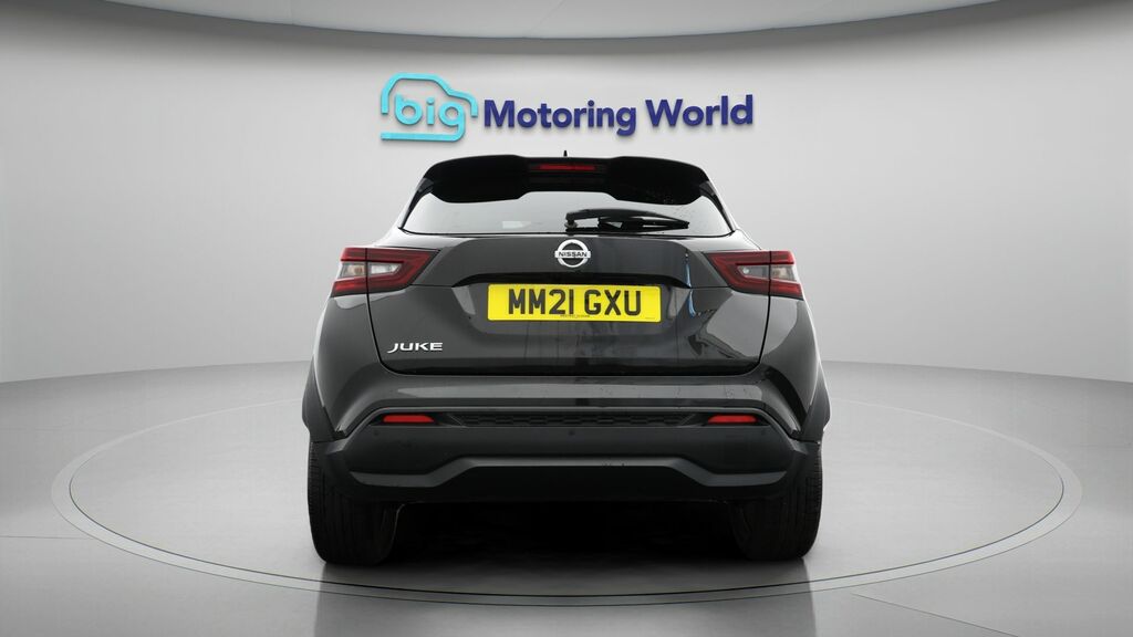 Nissan Juke Tekna Black #6