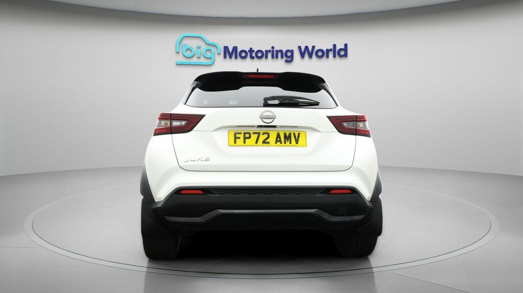 Nissan Juke Tekna FP72AMV White #6