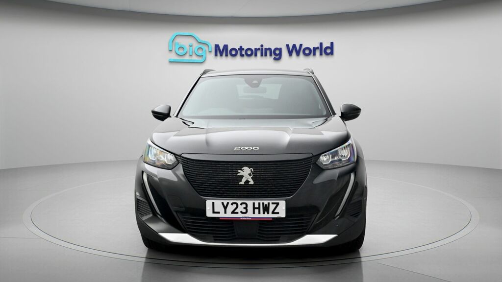 Peugeot e-2008 Active Premium Black #2