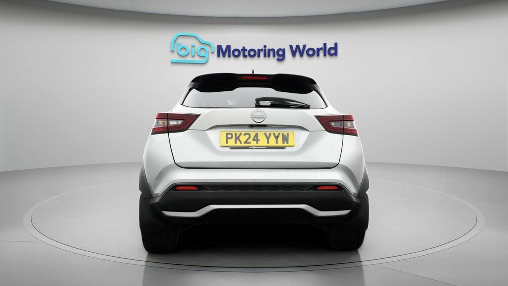 Nissan Juke Tekna Silver #6