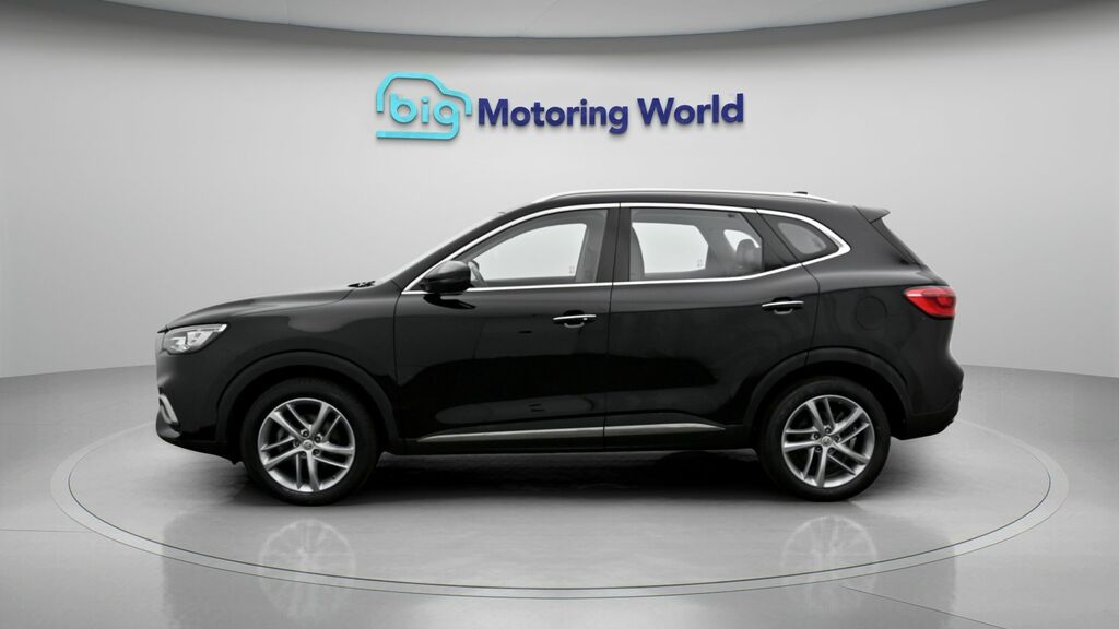 MG HS Exclusive Black #4