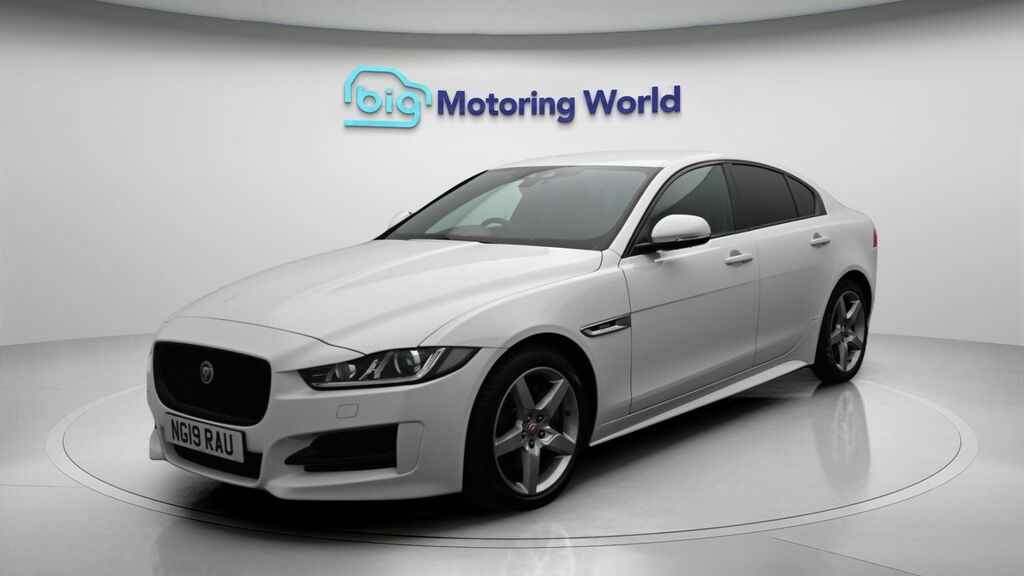 Jaguar XE R-sport NG19RAU White #3