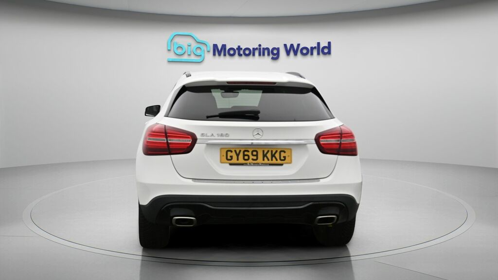 Mercedes-Benz GLA Class Urban Edition GY69KKG White #6
