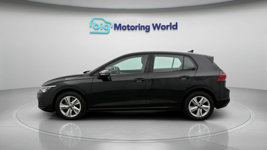 Volkswagen Golf Life Black #4