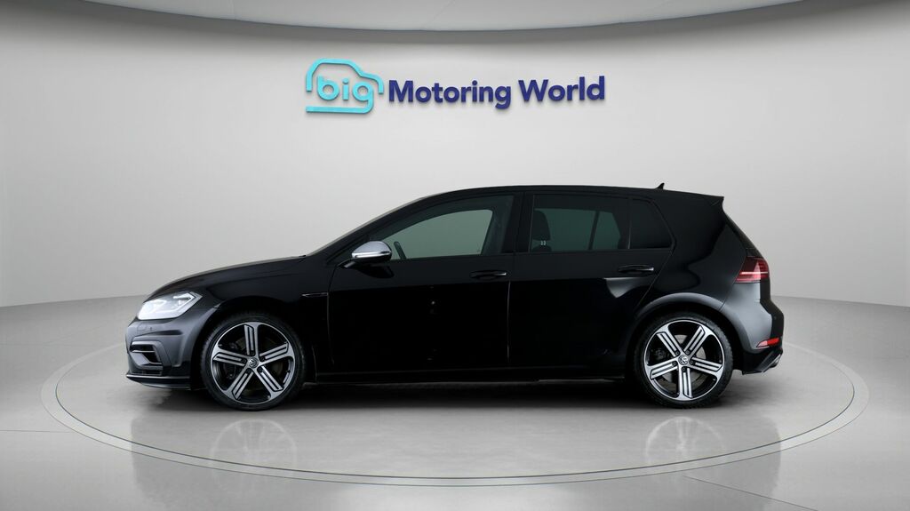 Volkswagen Golf R Black #4