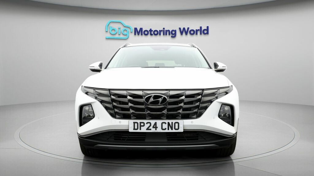 Hyundai Tucson Ultimate White #2