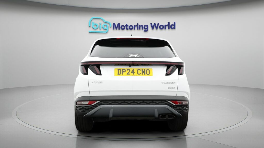 Hyundai Tucson Ultimate White #6