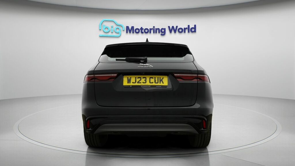 Jaguar F-Pace R-dynamic S Black #6