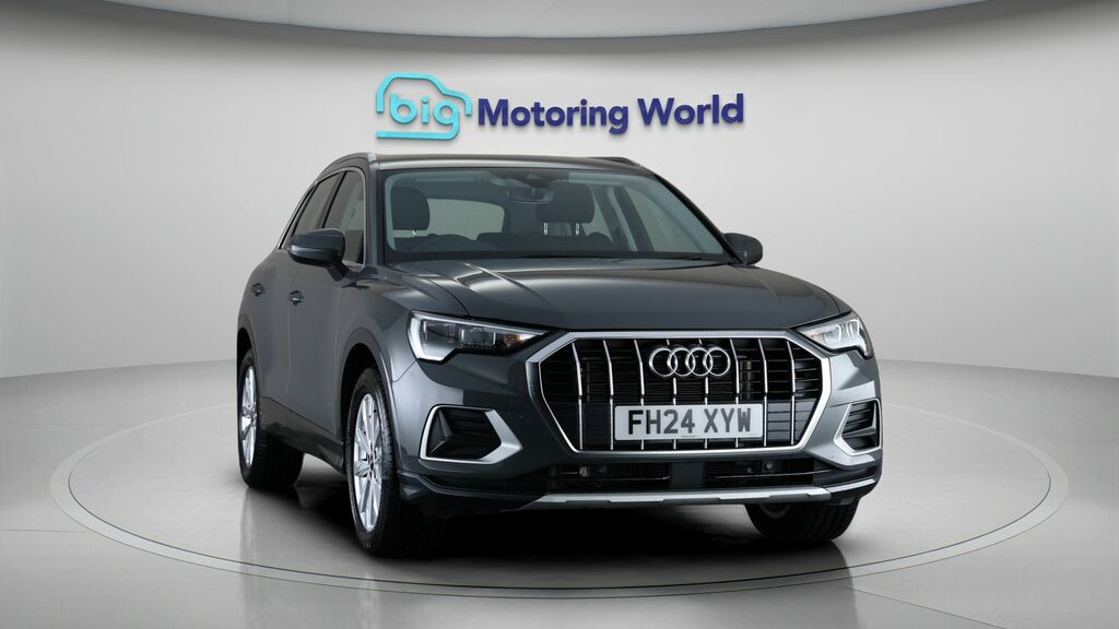 Audi Q3 Sport FH24XYW Grey #2