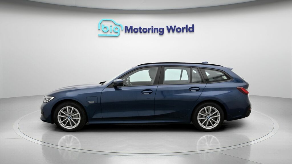 BMW 3 Series Se Pro HV22OPN Blue #4