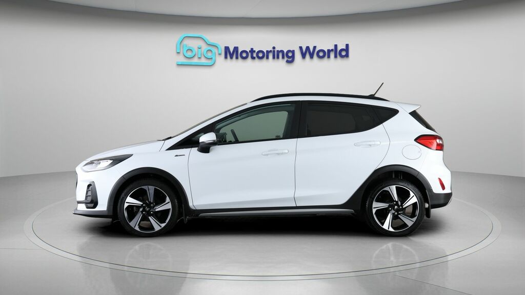 Ford Fiesta Active White #4