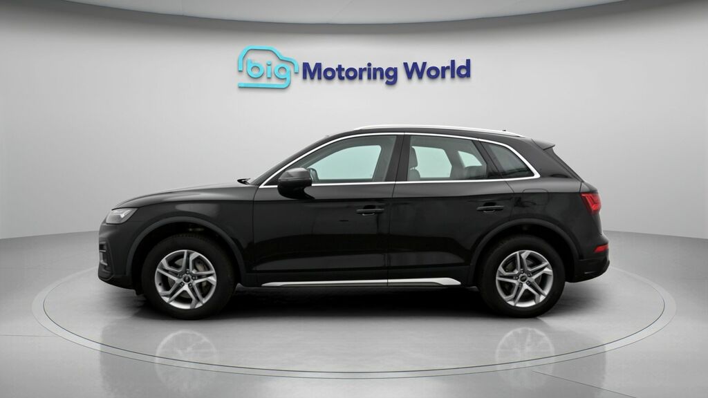 Audi Q5 Sport Black #4