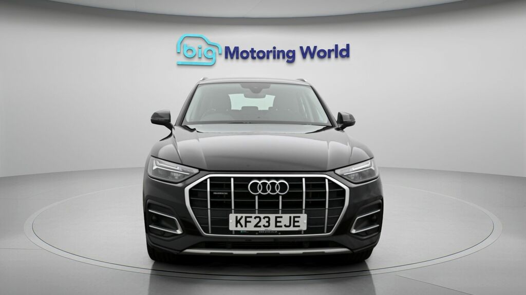 Audi Q5 Sport Black #2
