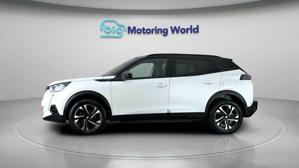 Peugeot 2008 Gt White #4
