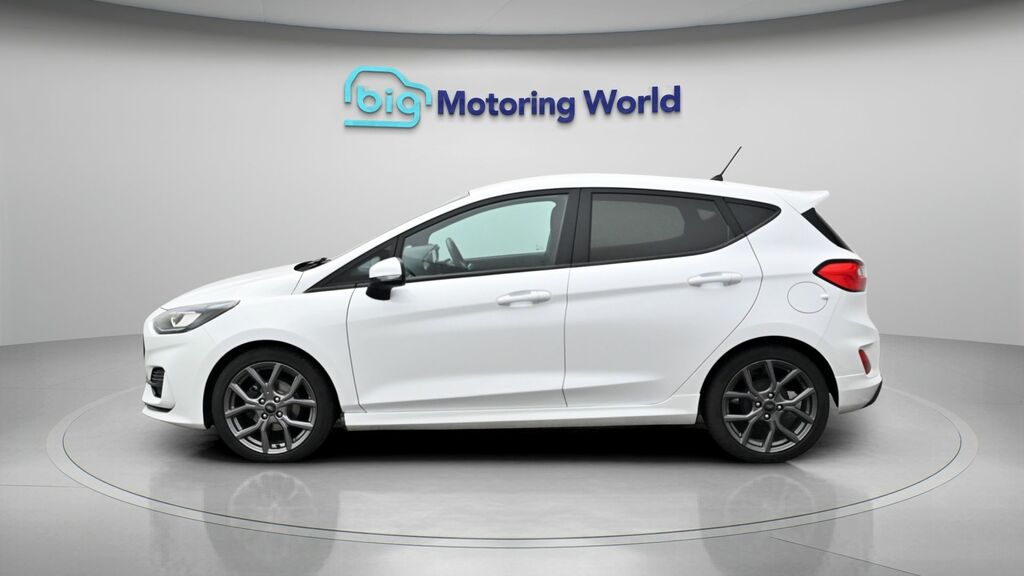 Ford Fiesta Hatchback Black #4