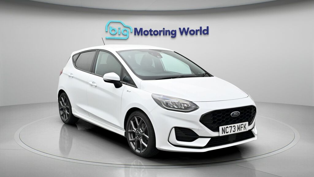 Ford Fiesta Hatchback Black #1