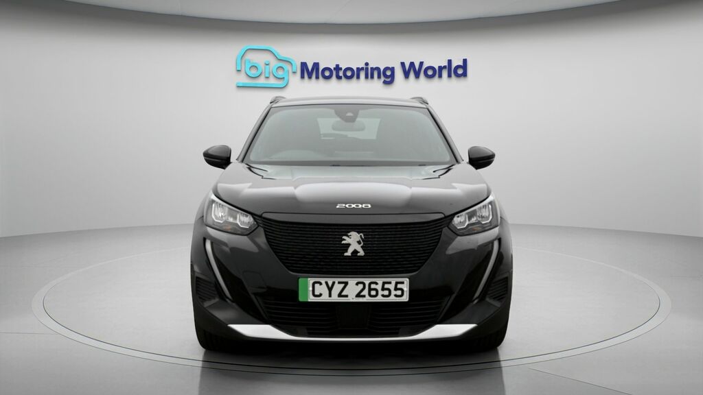 Peugeot e-2008 Allure Premium Black #2
