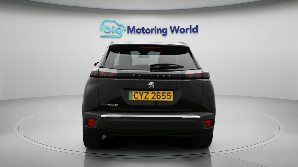 Peugeot e-2008 Allure Premium Black #6