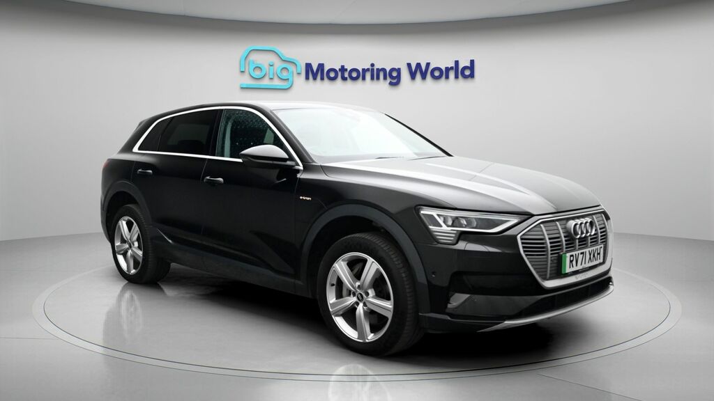 Audi E-tron Technik Black
