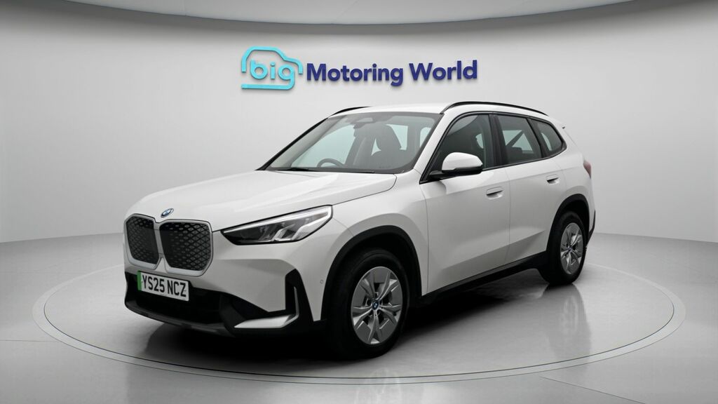 BMW iX1 Sport White #3