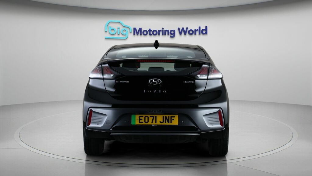 Hyundai Ioniq Premium Black #6