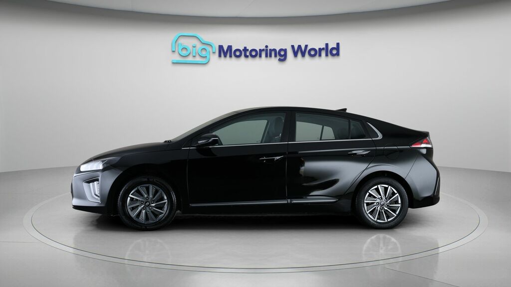 Hyundai Ioniq Premium Black #4