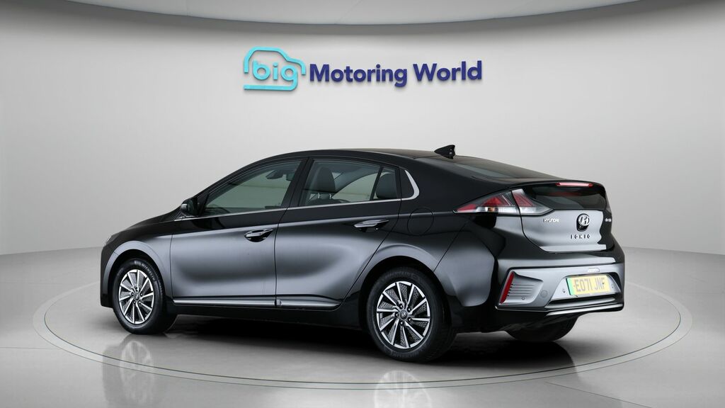 Hyundai Ioniq Premium Black #5