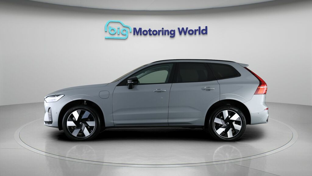 Volvo XC60 Ultra Dark YT25WXN Grey #4