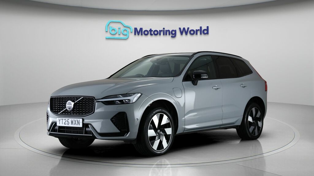 Volvo XC60 Ultra Dark YT25WXN Grey #3