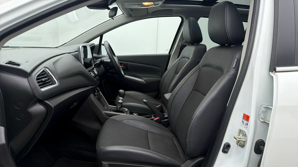 Suzuki S Cross Ultra White #5