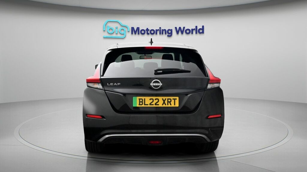 Nissan Leaf N-connecta Black #6