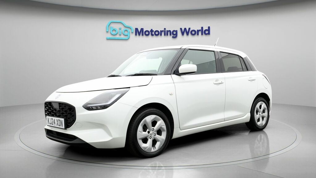 Suzuki Swift Motion White #3