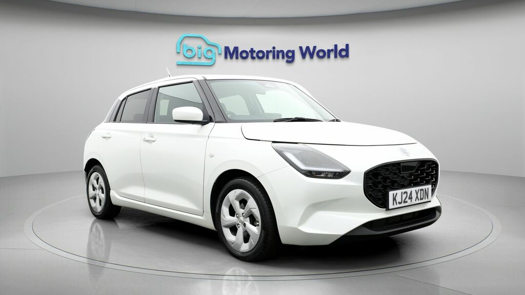 Suzuki Swift Motion White