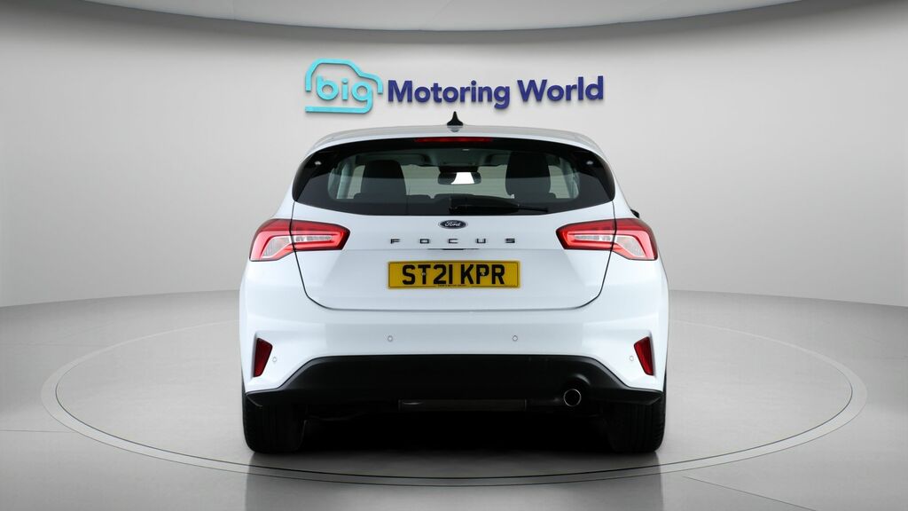 Ford Focus Zetec White #6