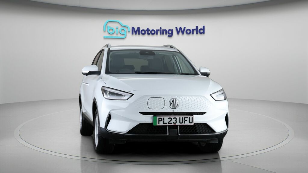 MG ZS Trophy Connect Long Range White #2