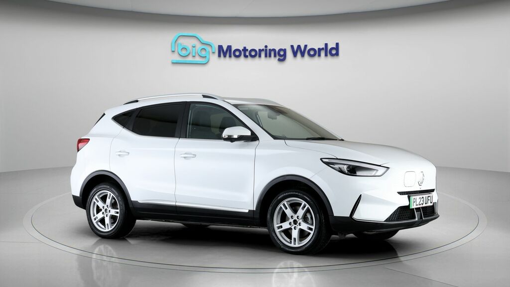 MG ZS Trophy Connect Long Range White