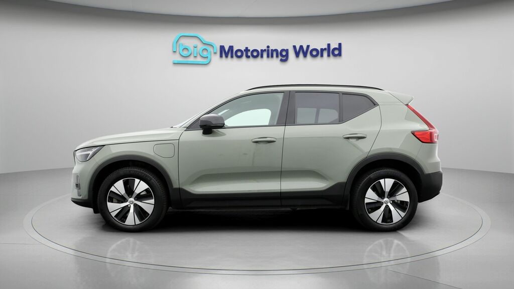 Volvo XC40 Plus Green #4